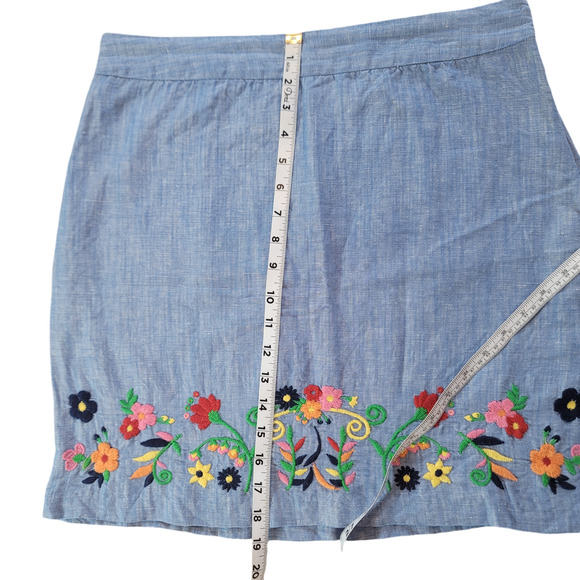 Talbots Blue Chambray Linen Cotton Floral Embroidered Skirt Size 10P - Picture 3 of 8